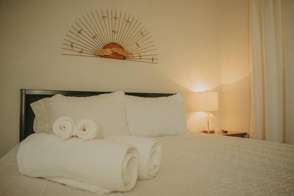 Casa Charleston-3Br-2Bath-Hot Tub-Pet Friendly-No Pet Fees! Villa Albuquerque Exteriör bild