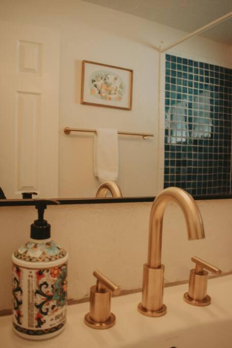 Casa Charleston-3Br-2Bath-Hot Tub-Pet Friendly-No Pet Fees! Villa Albuquerque Exteriör bild