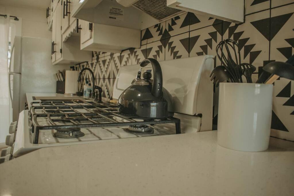 Casa Charleston-3Br-2Bath-Hot Tub-Pet Friendly-No Pet Fees! Villa Albuquerque Exteriör bild