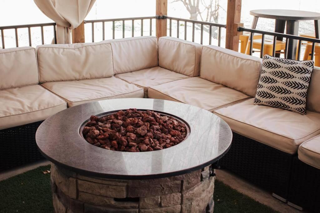 Casa Charleston-3Br-2Bath-Hot Tub-Pet Friendly-No Pet Fees! Villa Albuquerque Exteriör bild