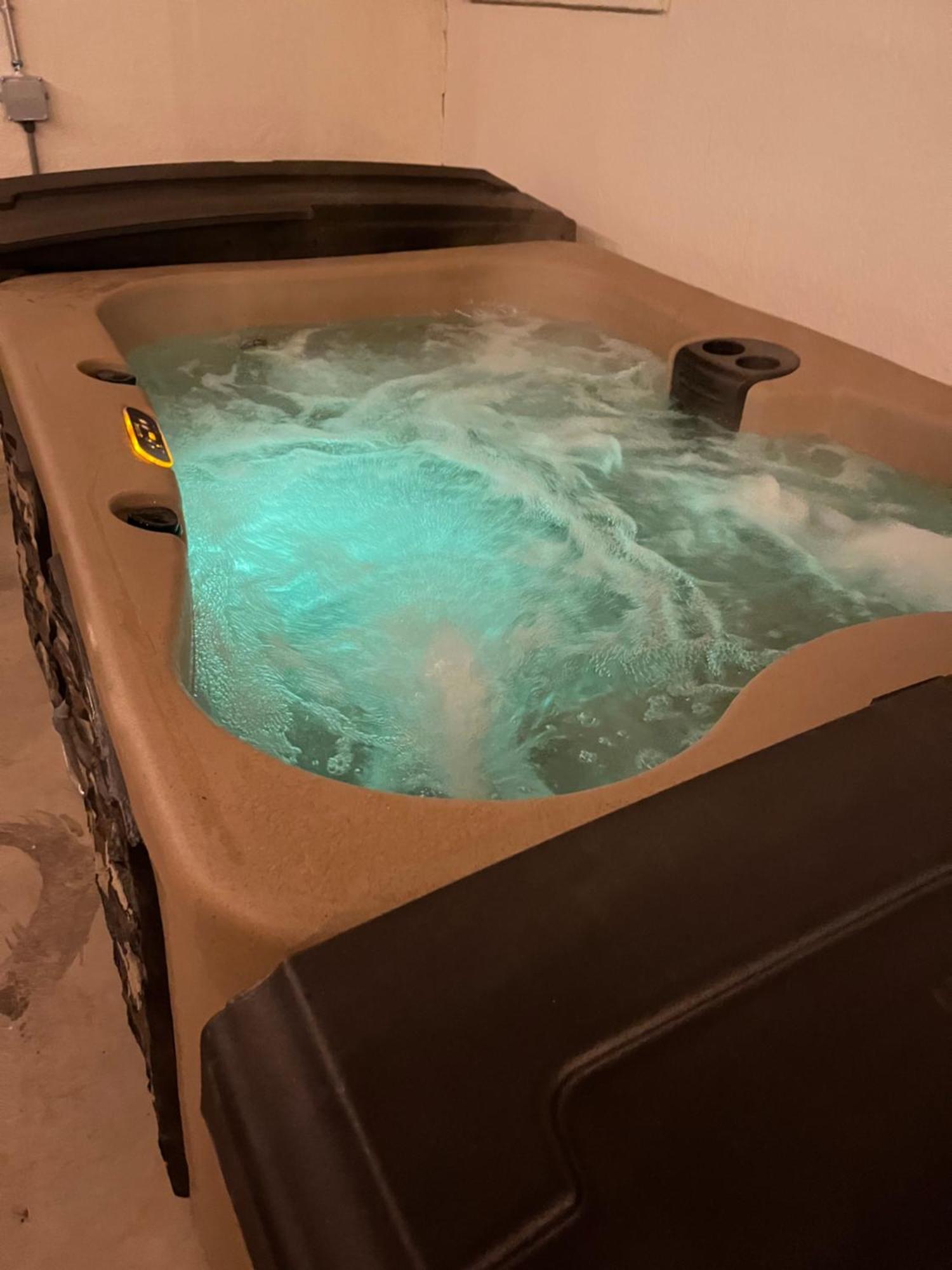 Casa Charleston-3Br-2Bath-Hot Tub-Pet Friendly-No Pet Fees! Villa Albuquerque Exteriör bild